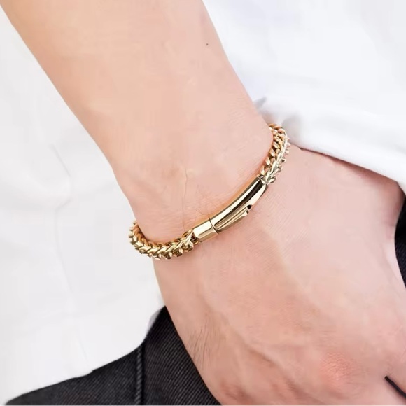 Men 18k Gold Plated Chain Stainless Steel Bracelet - Picture 2 of 4